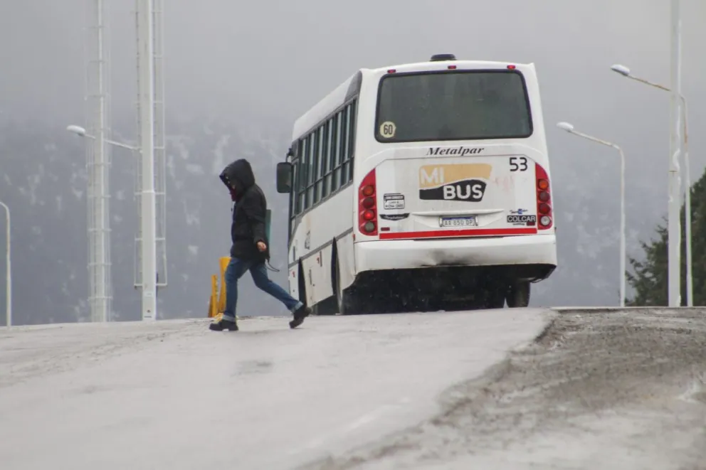 Vuelve la nieve y hay alerta amarilla: así estará el clima en Bariloche