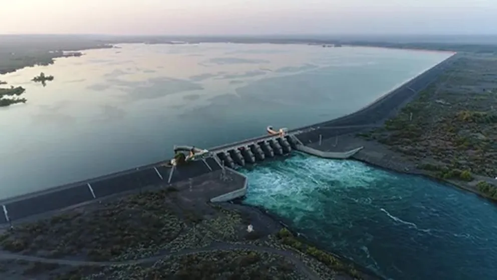 Extrema preocupación de la AIC por la irrefrenable crecida del río Neuquén