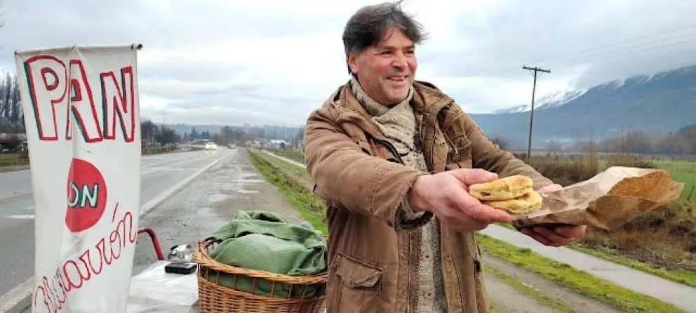 Ganarse la vida en la Ruta 40: “El chef del pan con chicharrón”