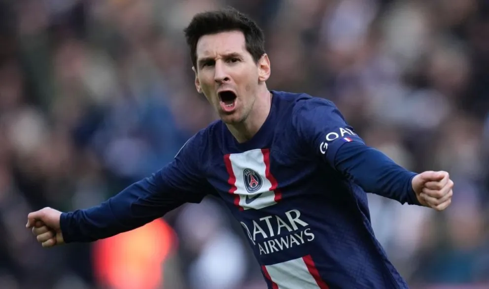Estando de vacaciones, Messi sigue recibiendo honores en Europa
