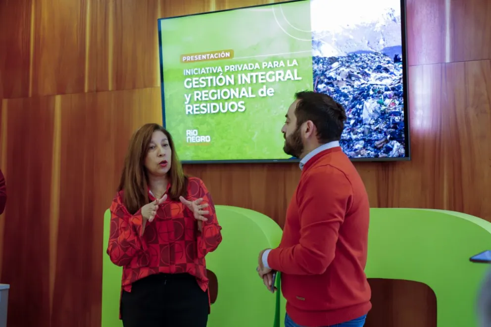 Carreras presentó un proyecto privado para el traslado del vertedero a intendentes de la región