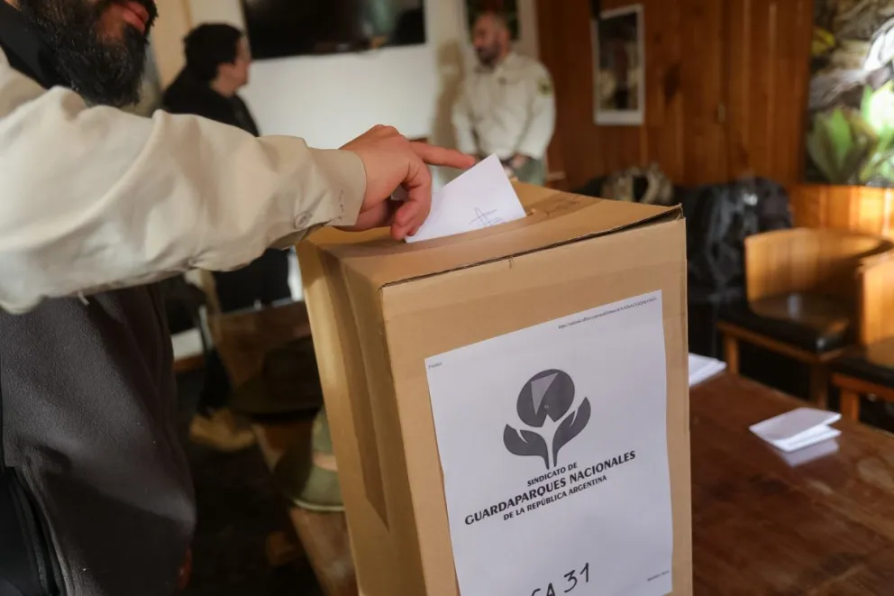 Los guardaparques tuvieron elecciones sindicales: lista única, avance de la normalización y una urna en la Antártida