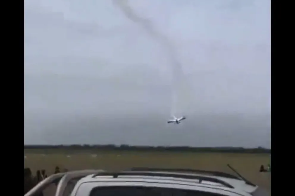 VIDEO: se estrelló un avión de acrobacias en Chaco y los pilotos murieron