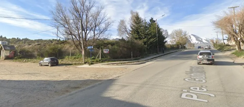 Motociclista herido tras ser impactado por un vehículo en Pasaje Gutiérrez y La Paz