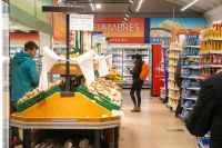 Una mujer quiso sustraer más de diez mil pesos en snacks de un supermercado en calle Gallardo