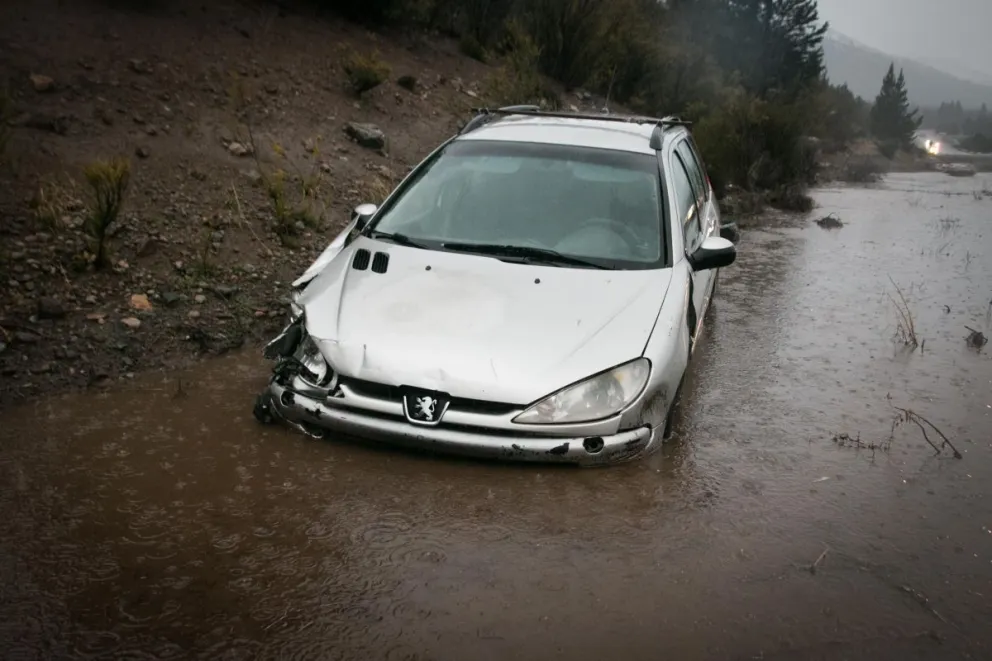 Preocupación por la aparición de un auto que finalmente solo sufrió un desperfecto mecánico