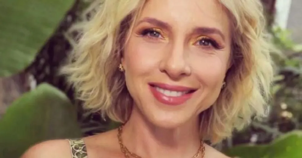 La foto a los besos de Carla Peterson con un súper galanazo