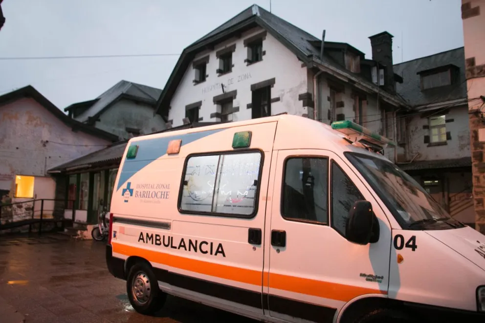 El joven fue trasladado inmediatamente al hospital Ramón Carrillo. 