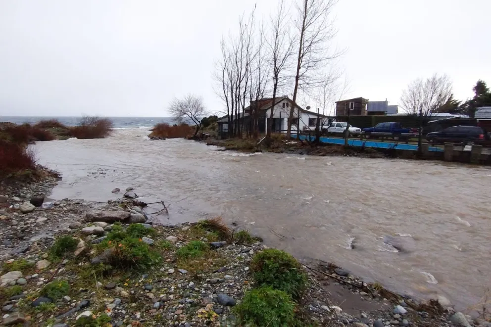 Luego de muchas horas, se normalizó el servicio de agua en Bariloche