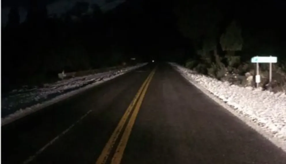 Atención conductores: neblina y hielo en las rutas que conectan a Bariloche