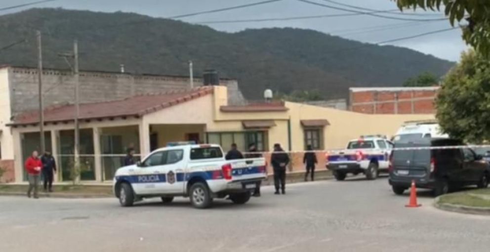 Tragedia: hizo marcha atrás con la camioneta y accidentalmente mató a su esposa Tragedia: hizo marcha atrás con la camioneta y accidentalmente mató a su esposa