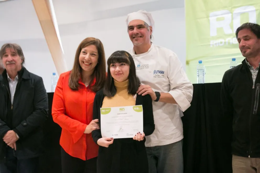 Carreras entregó certificados a participantes del Más Futuro en Bariloche