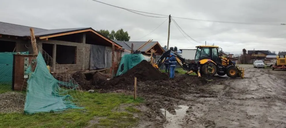 Una retroexcavadora rompió un caño y provocó una importante fuga de gas