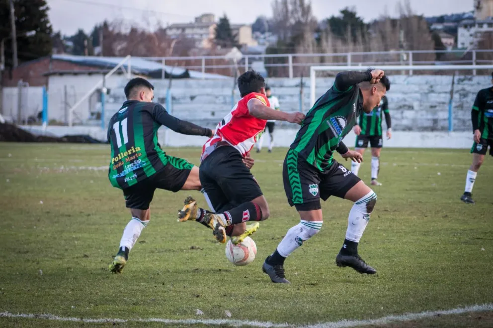 El empate entre Chicago y Estudiantes dejó al "rojo vivo" el final del Clasificatorio