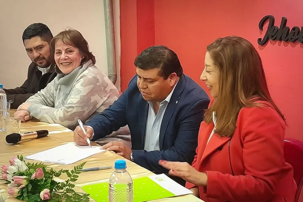 Se firmó convenio entre Provincia y la Pastoral de Iglesias Evangélicas