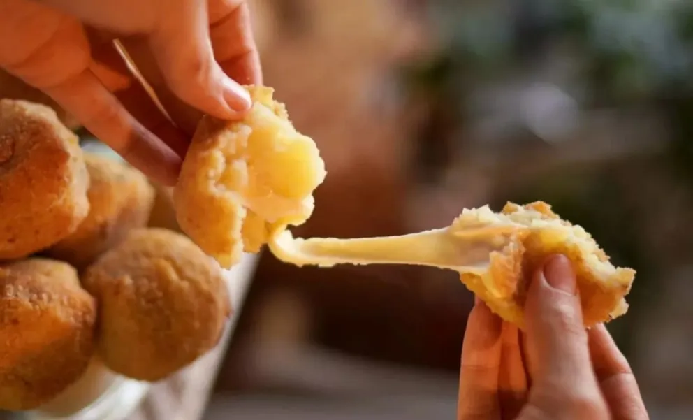 Bombas de papa y queso para preparar en tres pasos y ¡al horno!