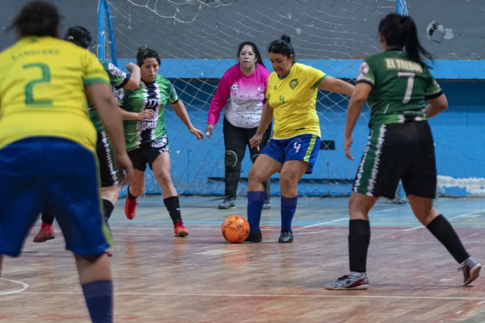 Se completa la sexta fecha para las chicas del fútbol libre