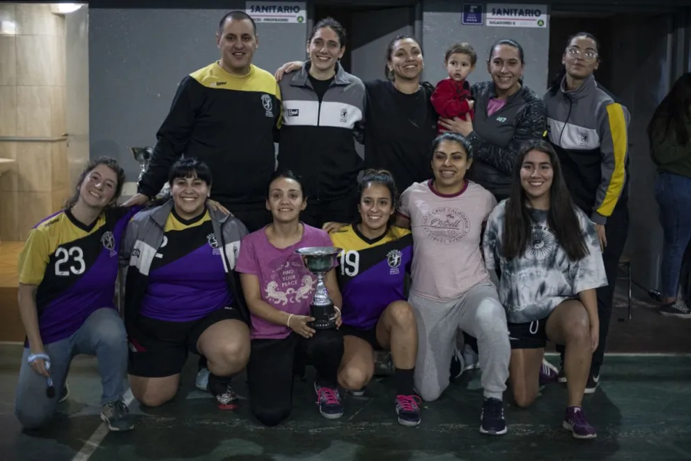Las chicas del Municipal gritaron campeonas
