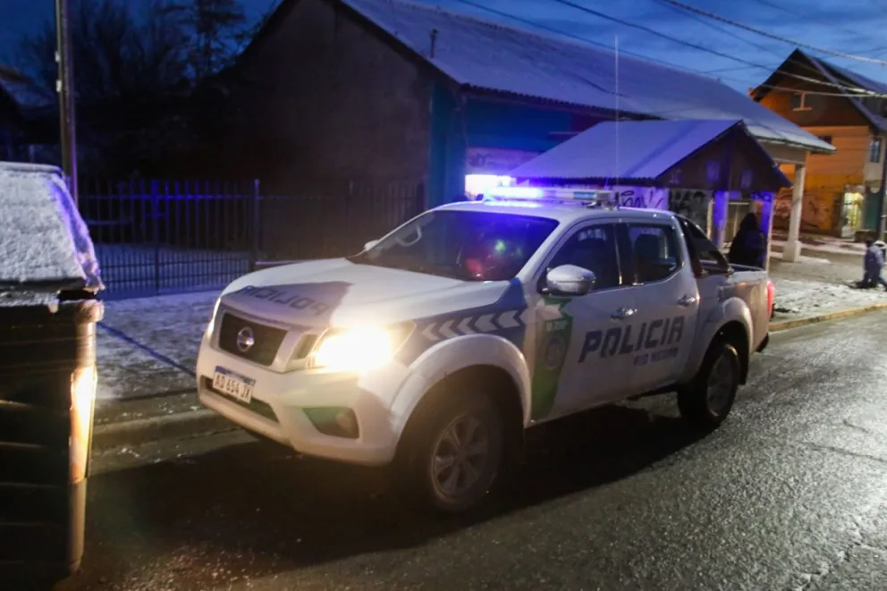 En otro legajo judicial, le atribuyeron al sujeto un hecho ocurrido el 13 de febrero de 2025 en la intersección de las calles Onelli y Mascardi. Foto de archivo de Facundo Pardo.