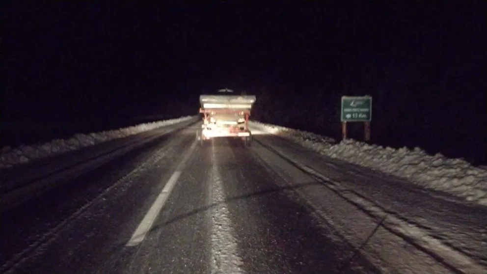 Por intensas heladas, piden extremar la precaución en la Ruta 40 Sur