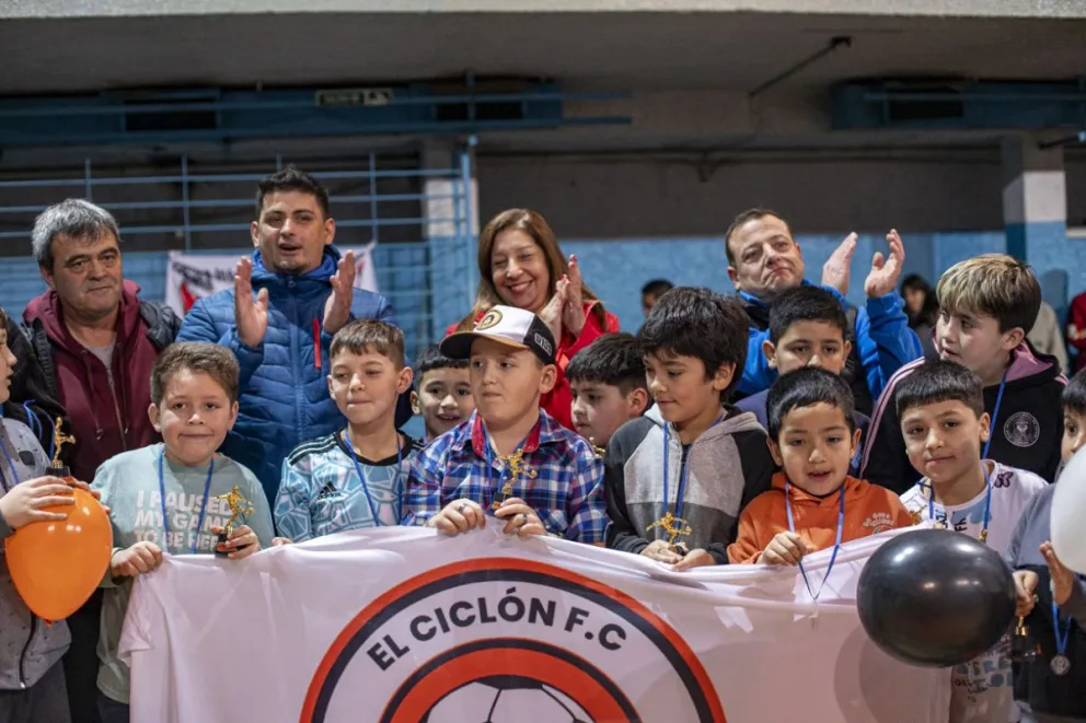 Multitudinario cierre del fútbol infantil de AFIB
