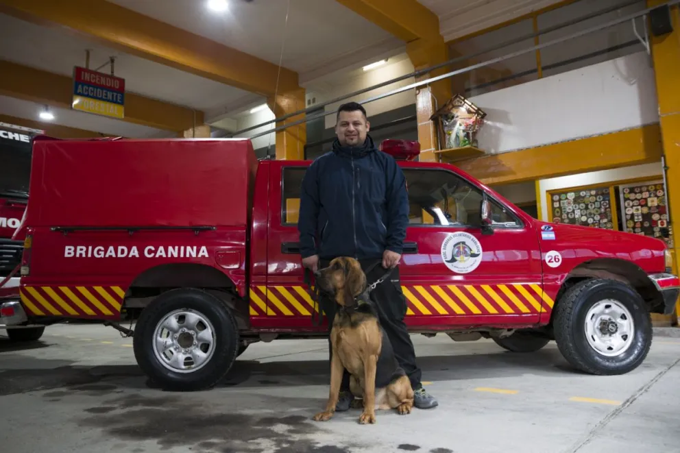 La brigada canina de Bomberos Voluntarios Bariloche ya cuenta con un móvil propio