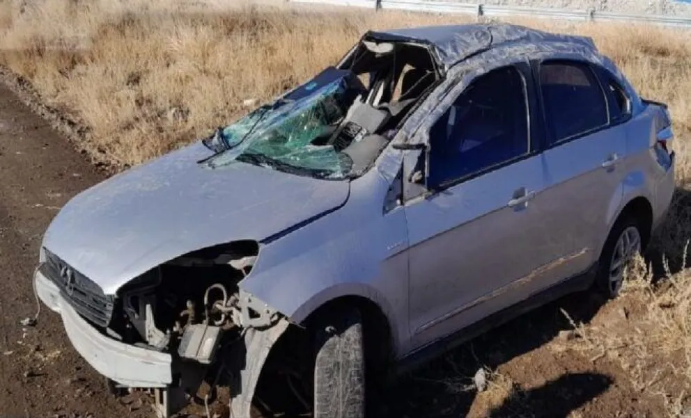 Viajaban hacia Bariloche y volcaron: un menor tuvo que ser internado en el Ramón Carrillo