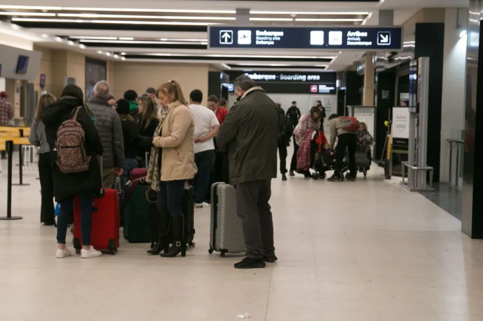 Sindicatos aeronáuticos anuncian paro nacional total para el miércoles 28 de febrero