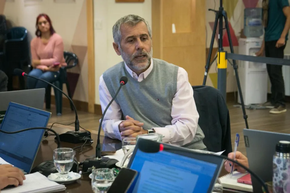 “Gennuso tiene cierto desprecio por la normativa y por los barilochenses”