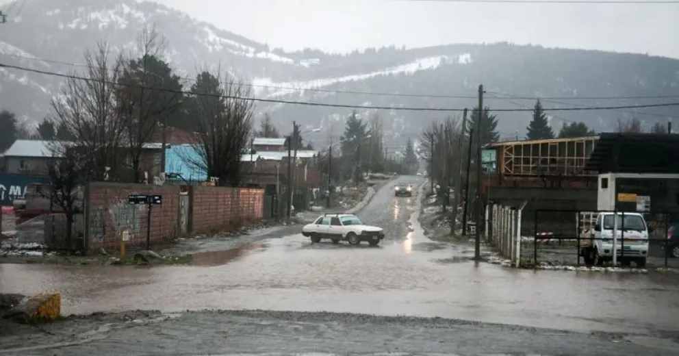 Alerta amarillo en Bariloche por frío extremo y lluvias para este martes