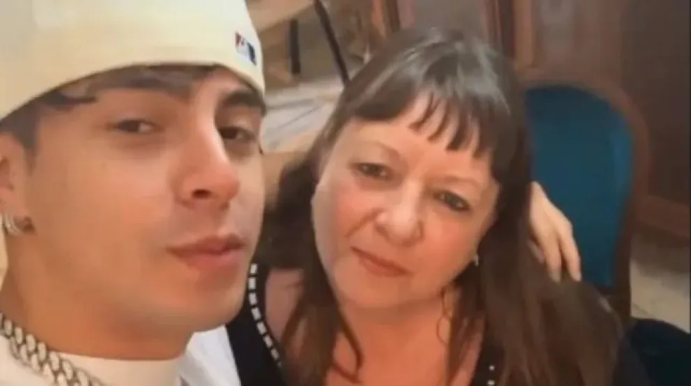 VIDEO VIRAL: una mujer invitó a Rusherking a comer arroz con pollo ¡y él fue!  