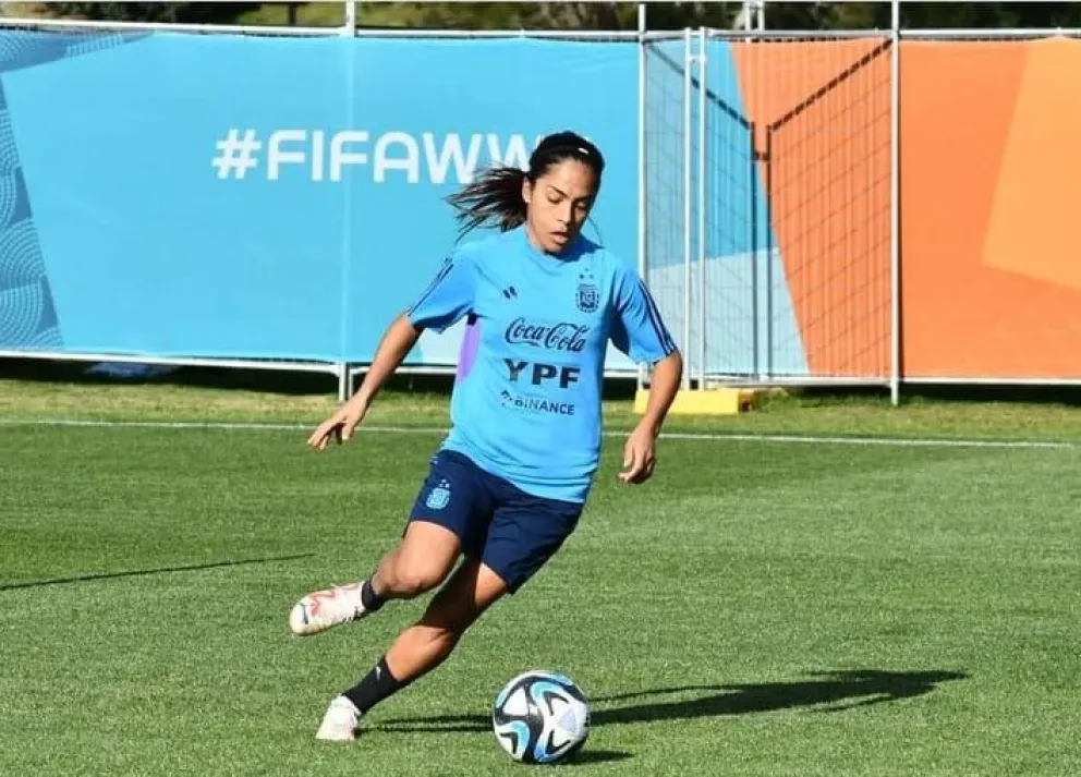 ¡A alentar a la celeste y blanca! Argentina y Miriam Mayorga se preparan para el debut