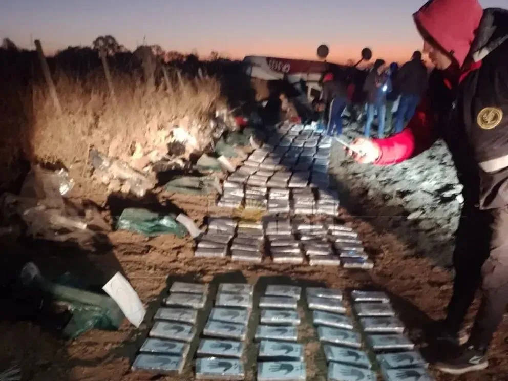 Avioneta narco se estrella en Chaco con más de 300 kilos de cocaína