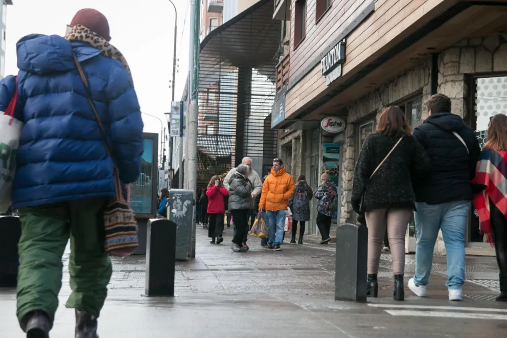 Dólar más caro en Bariloche y menor cotización con los "cara chica" o en menores denominaciones