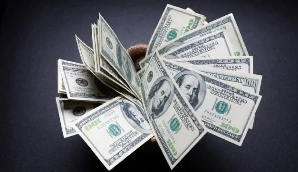 Cómo repercutirá las negociaciones con el FMI en el dólar blue