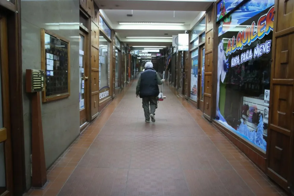 Ola de clausuras: en la galería Nahuel Huapi otros nueve locales quedaron inhabilitados