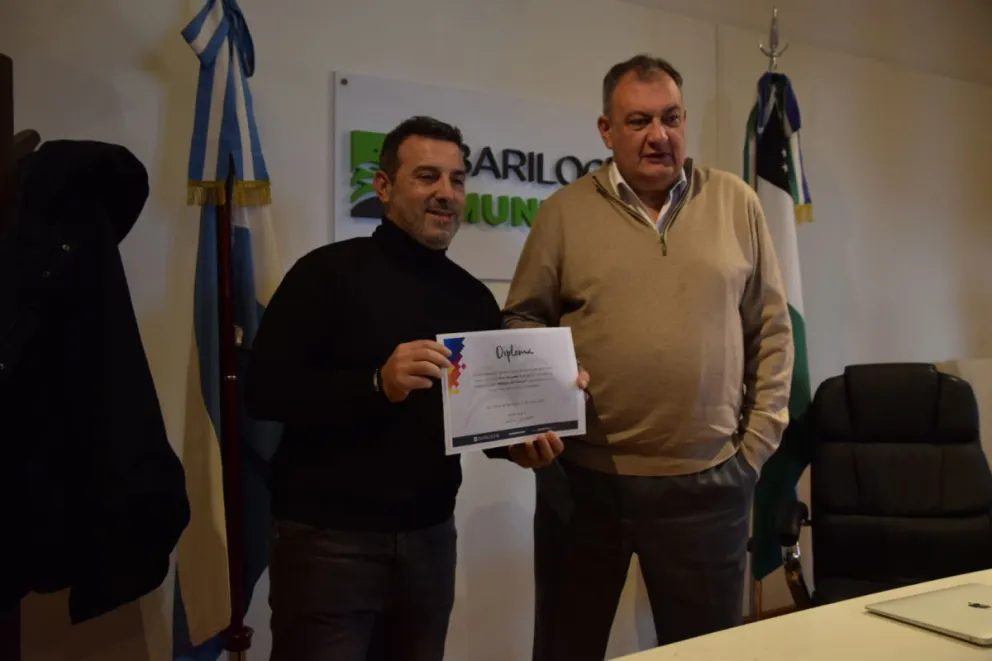 El Municipio entregó un diploma de reconocimiento a McDonald's por su campaña de cuidado del ambiente 