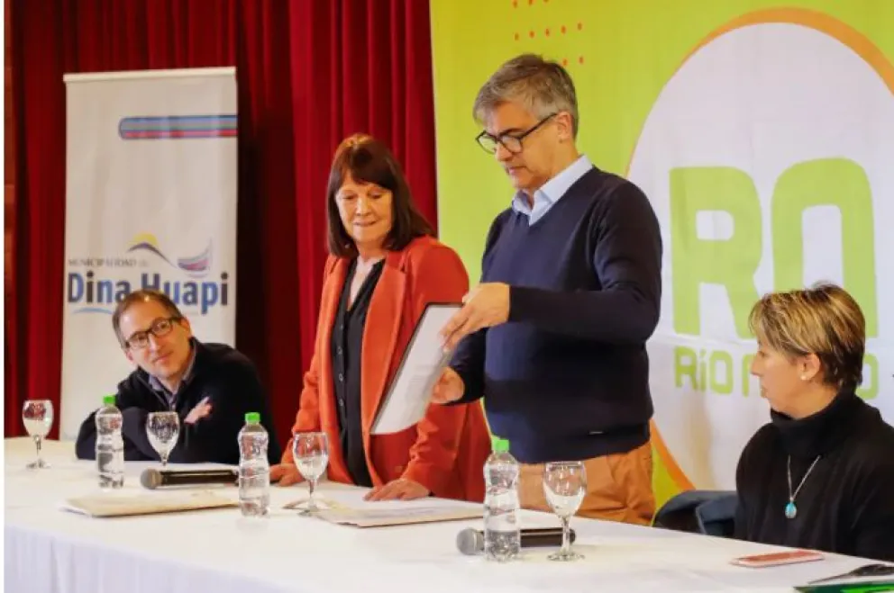 Realizaron la licitación para la obra de cisternas de agua potable de Dina Huapi