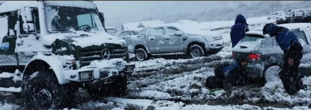 Gendarmes asisten a pobladores y conductores por inclemencias climáticas