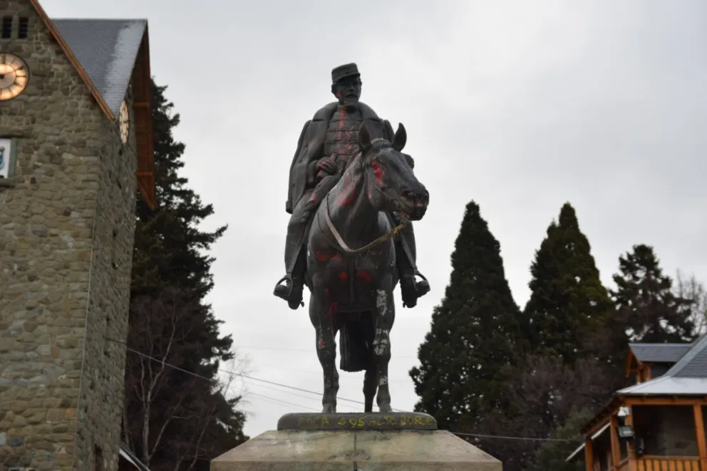 Ni los pañuelos ni el General Roca en la plaza central del Centro Cívico 