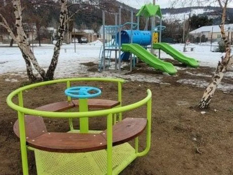 Readecuación e instalación de nuevos juegos en los barrios 2 de Abril y Unión 