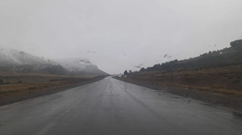 Pese al cese de lluvias continúa la transitabilidad con extrema precaución para las Rutas 40 y 23