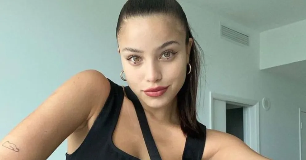 Emilia Mernes mostró en detalle todos sus tatuajes