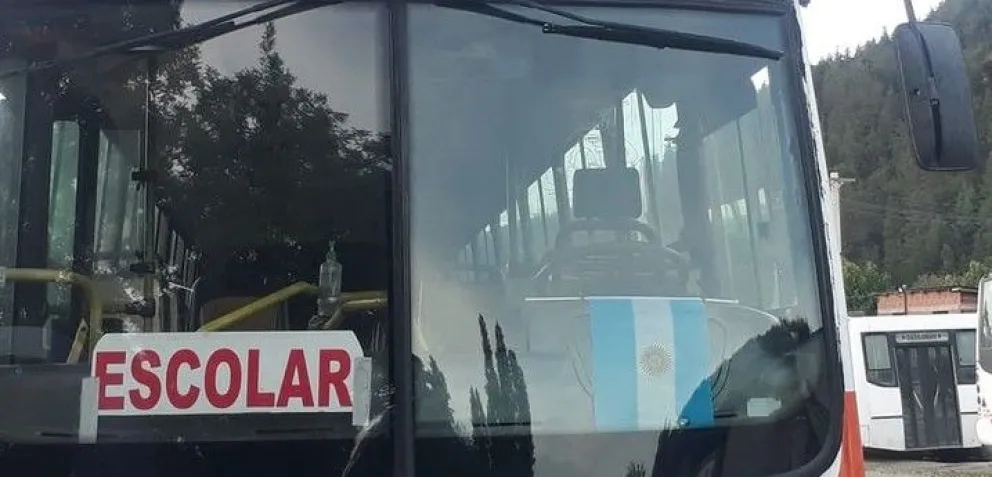 Se levantó el paro de colectivos escolares en El Bolsón y los chicos ya pueden volver a clases