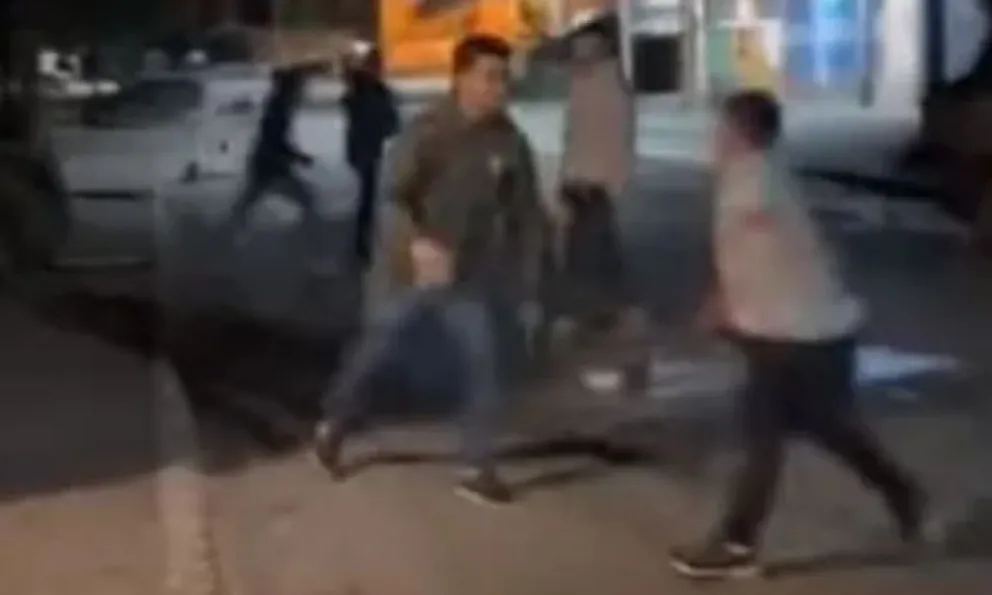 Video: Batalla campal en pleno centro 