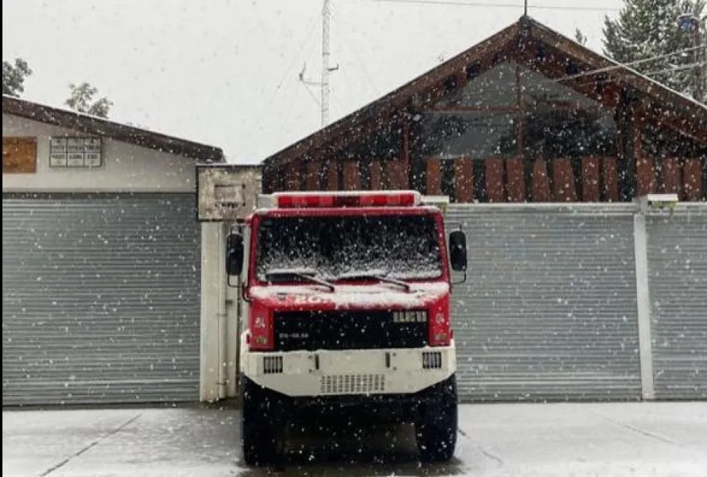 Convocan a un abrazo simbólico al cuartel Ruca Cura en apoyo al bombero apartado 