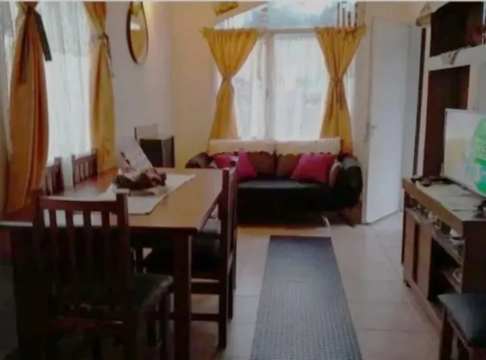 La estafaron en 5 millones de pesos y por eso alquila una vivienda social 
