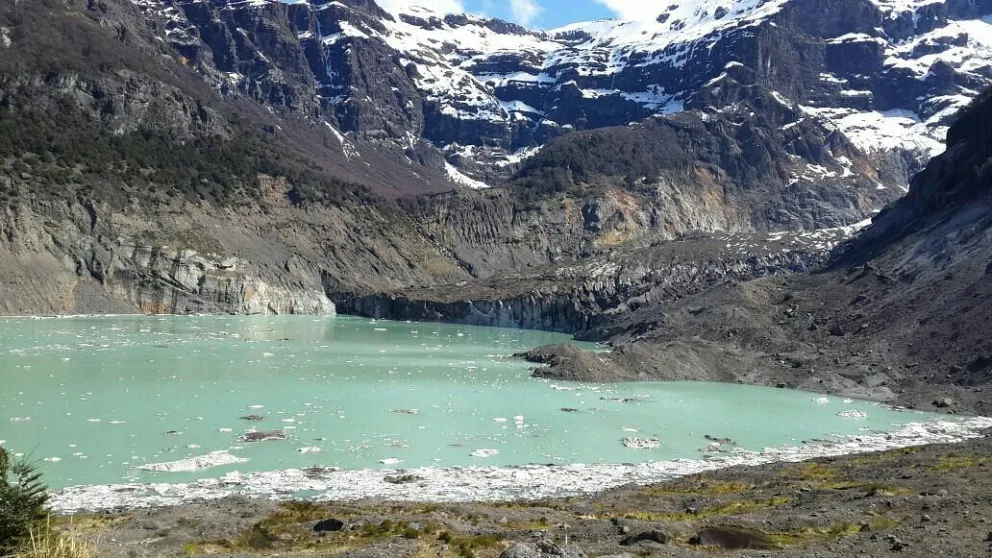 Un nuevo lago en el Ventisquero Negro provoca preocupación en los especialistas 