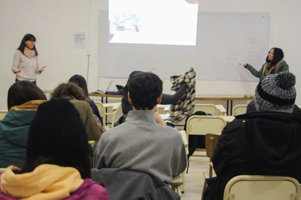 La UNCo brinda talleres preuniversitarios de Química y Matemática para estudiantes secundarios