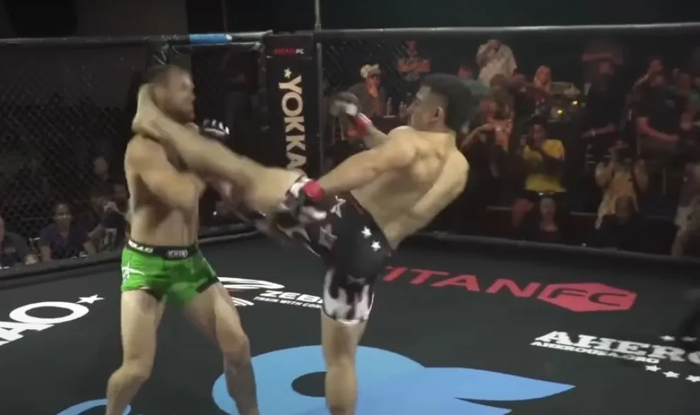 Video de la MMA: noqueó a su rival de una patada en un segundo 